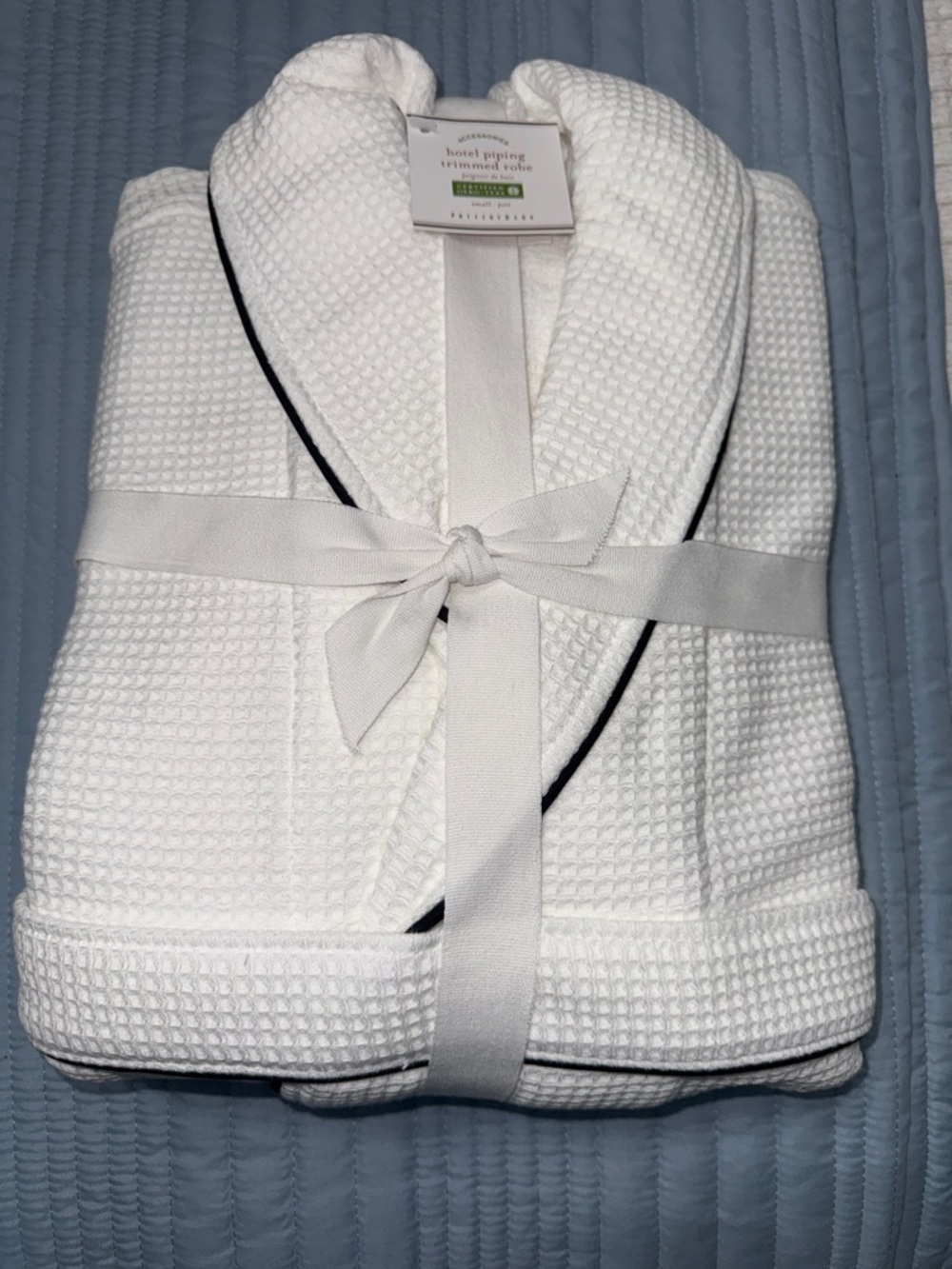 Pottery Barn Hotel Piping Trimmed Robe - Picture 4 of 7